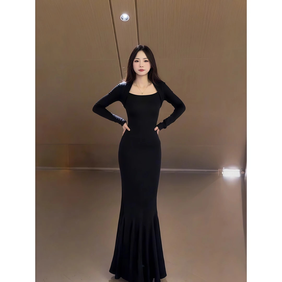 法式赫本风气质方领连衣裙女秋冬季新款收腰显瘦性感包臀鱼尾长裙