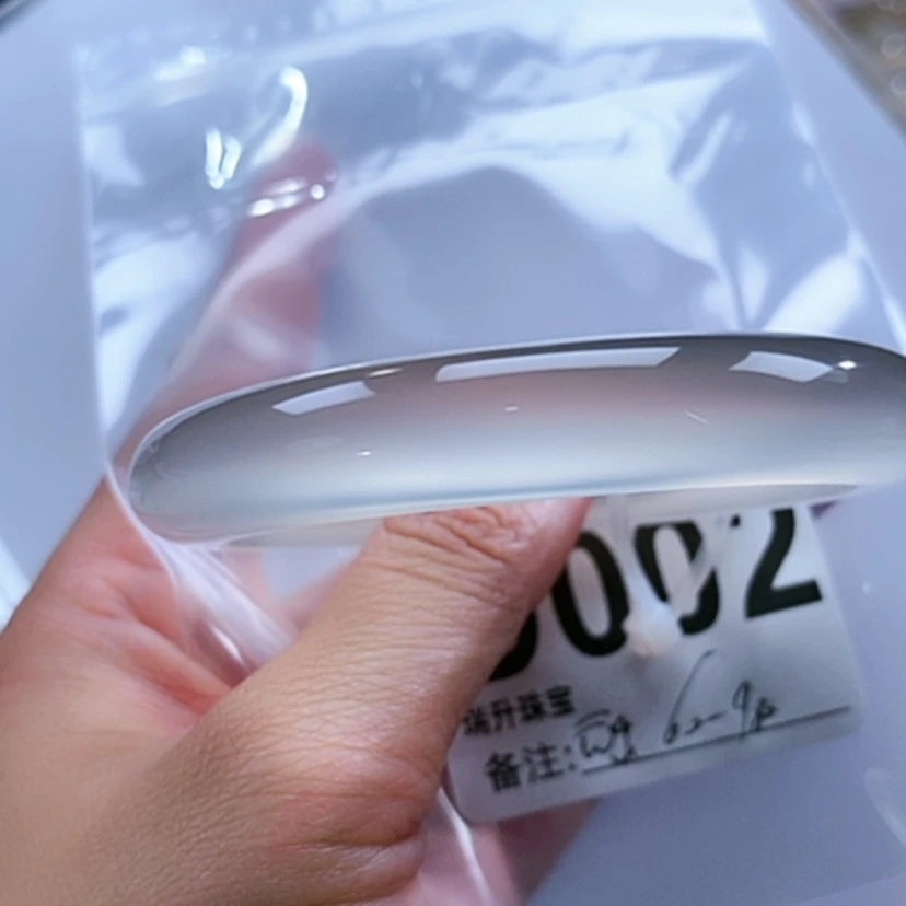【闪购商品】手镯玛瑙/玉髓未镶嵌云**里