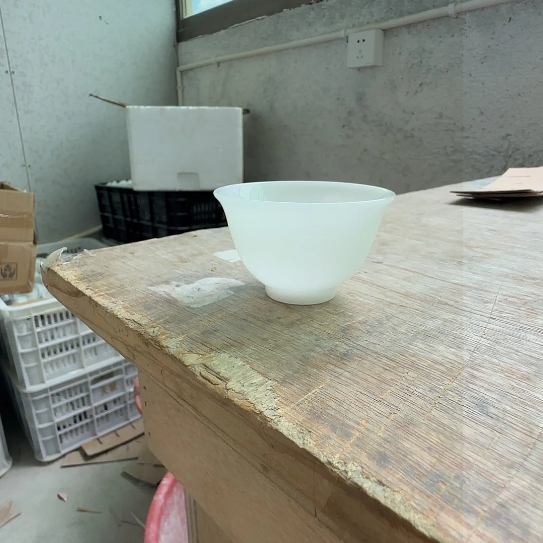 璞玉纯白小号反口杯容量约30毫升