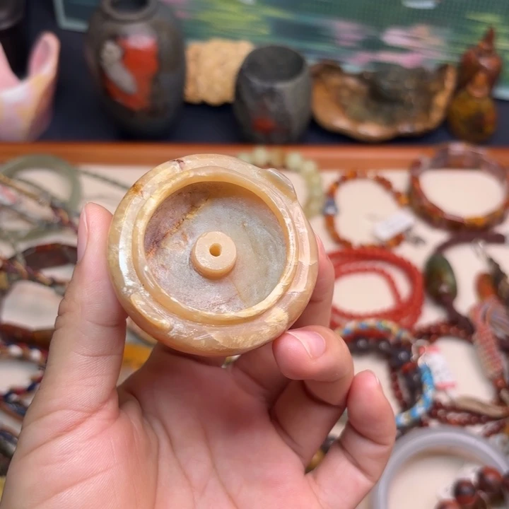悦***9未镶嵌岫玉颈饰预售