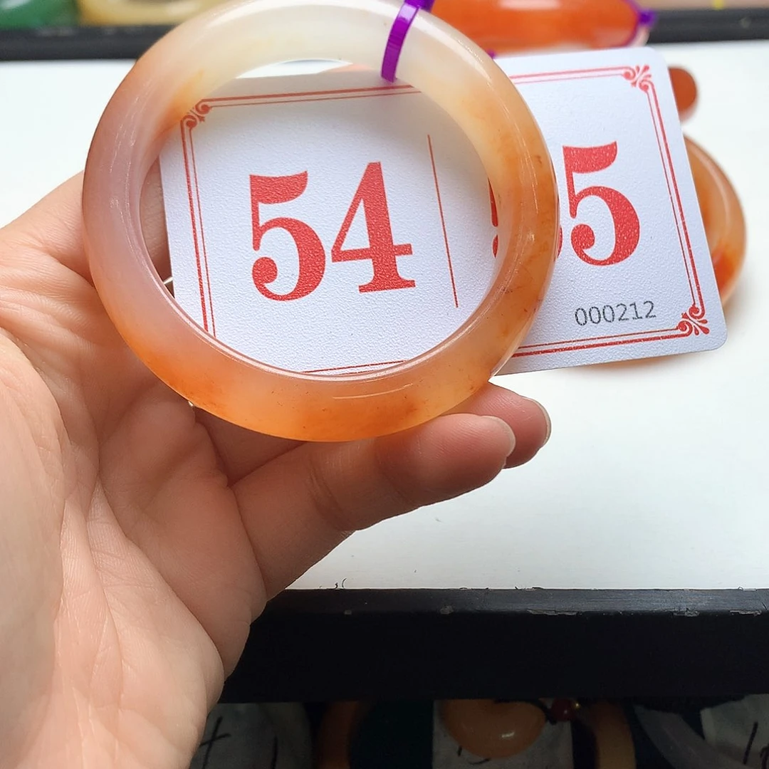 未镶嵌石英质玉（黄龙玉）手镯韩