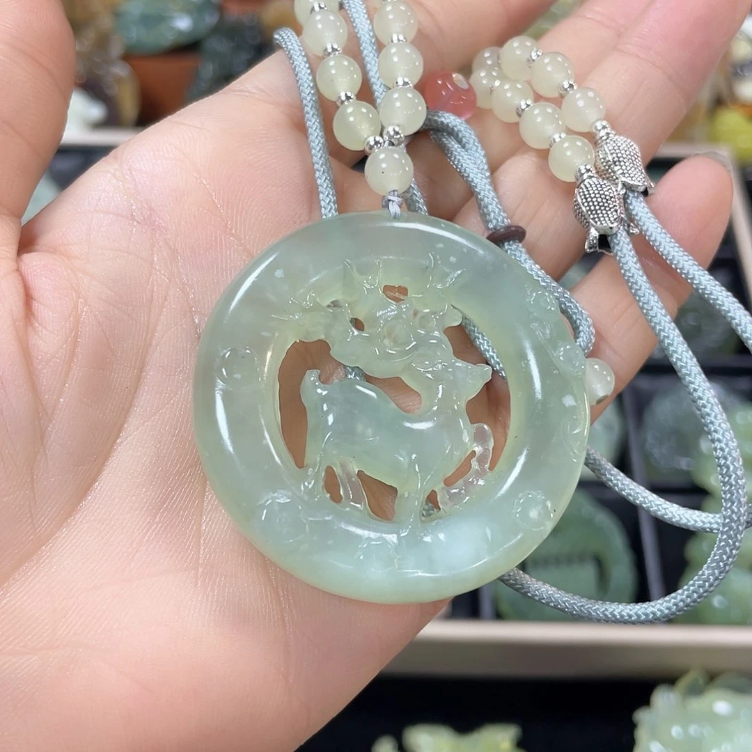 蛇纹石玉颈饰未镶嵌