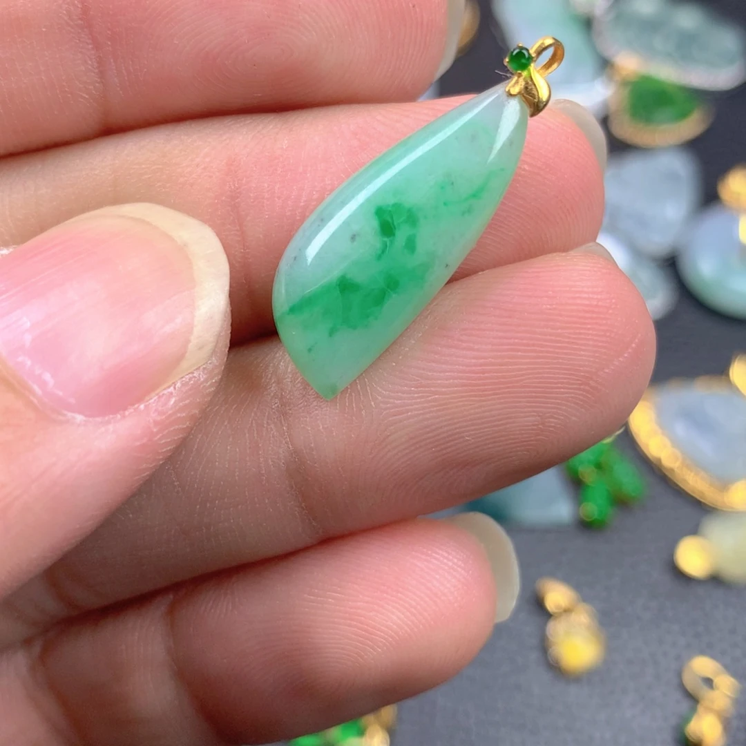 【闪购商品】翡翠18K金镶嵌颈饰翡翠