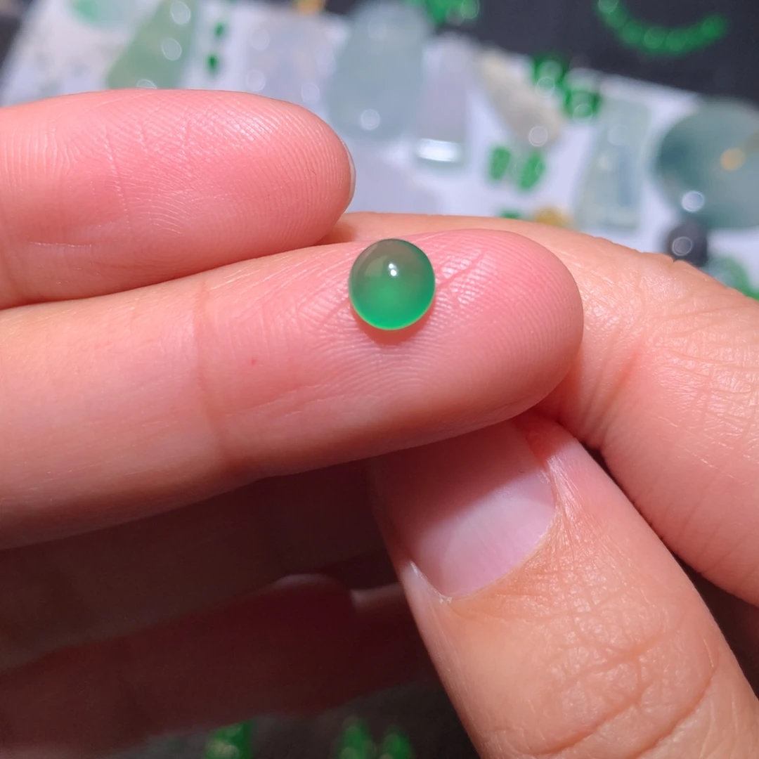 翡翠未镶嵌颈饰蛋面