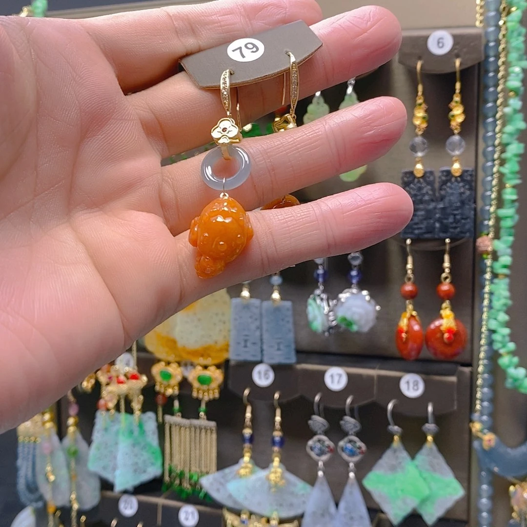 未镶嵌翡翠耳饰翡翠