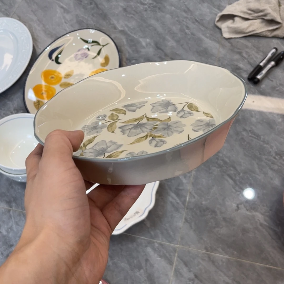 陶瓷微瑕餐具介意勿拍，满18飞！