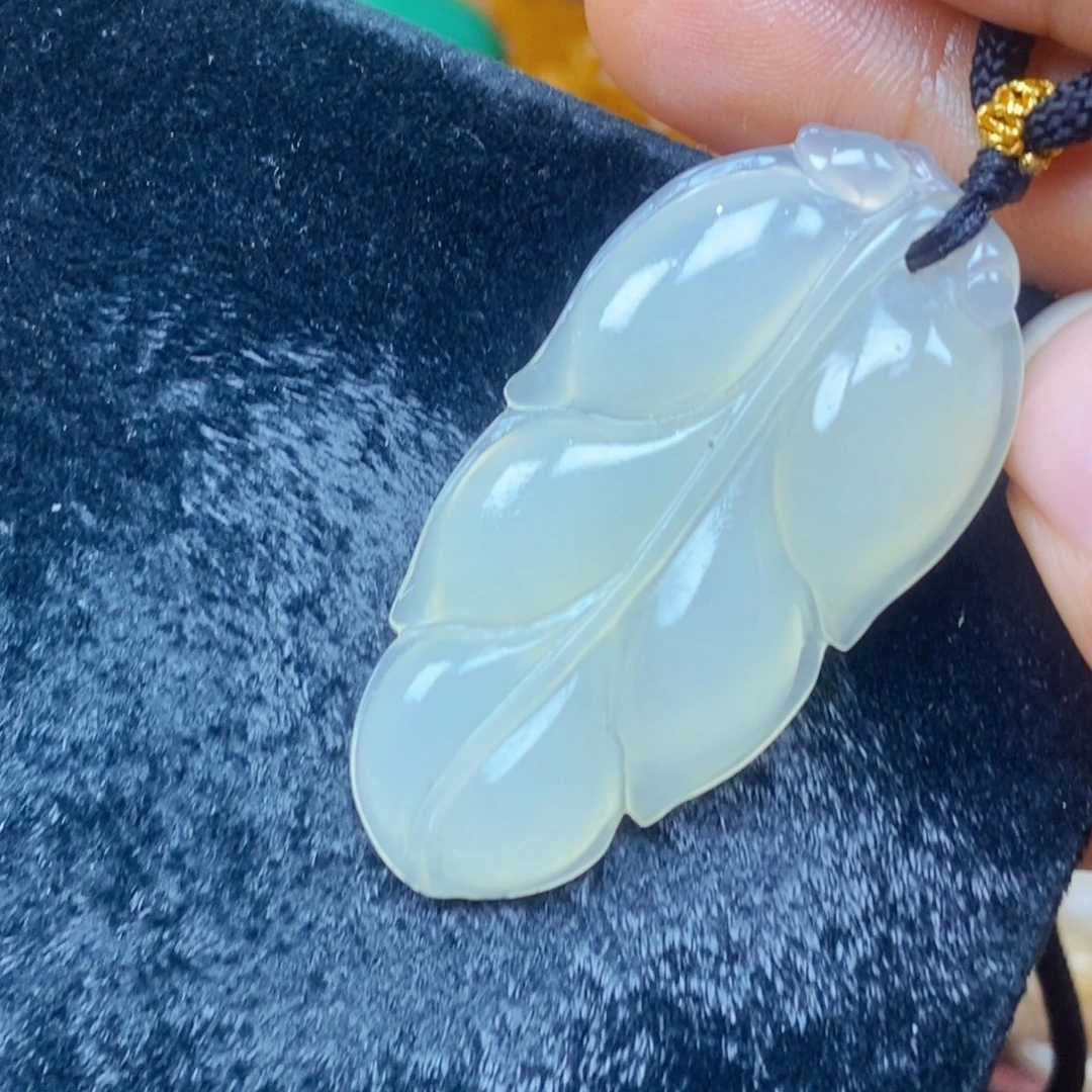 未镶嵌石英质玉（黄龙玉）吊坠(不含链)
