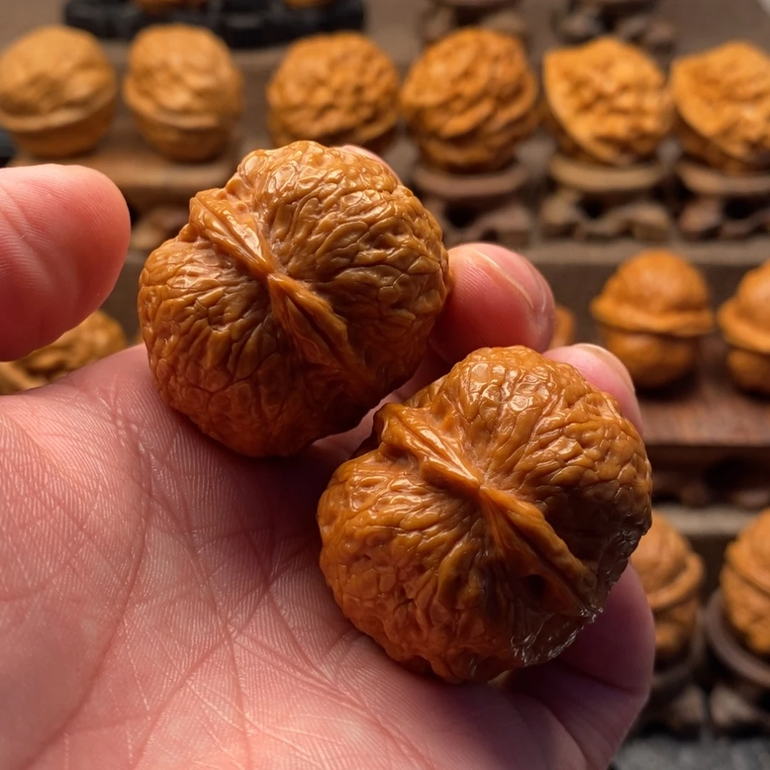 文玩核桃把件铁核桃