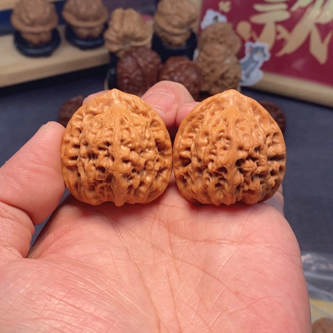 文玩核桃把件走色漂亮系列38尺挂月峰佛肚