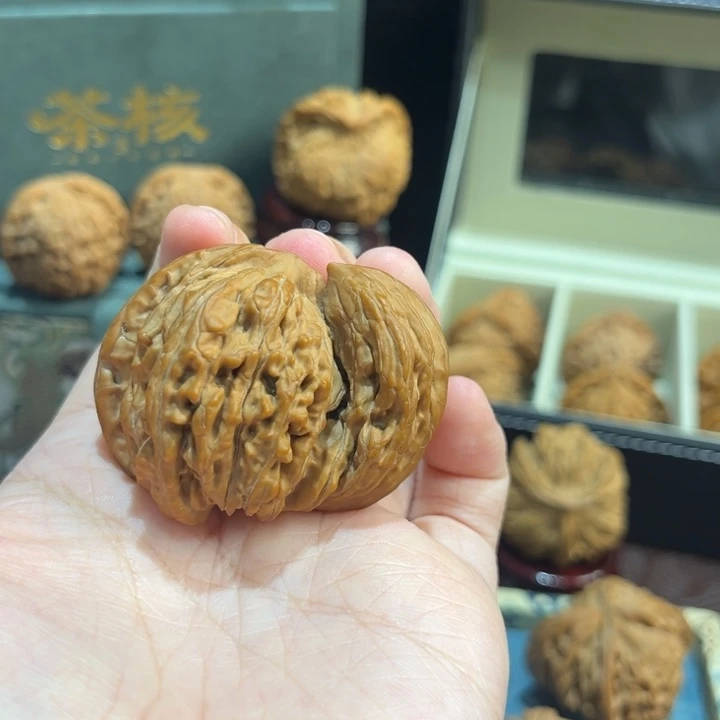 吊坠文玩核桃51白狮子犀牛