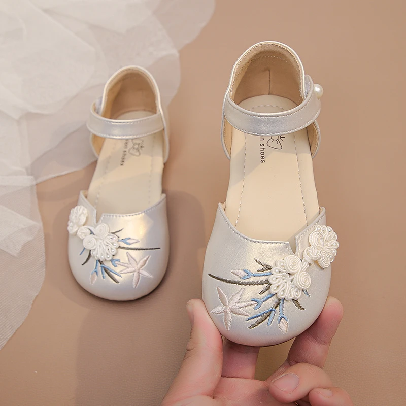 女童汉服鞋夏款凉鞋2025新款儿童配马面裙鞋子夏季女宝古风绣花鞋