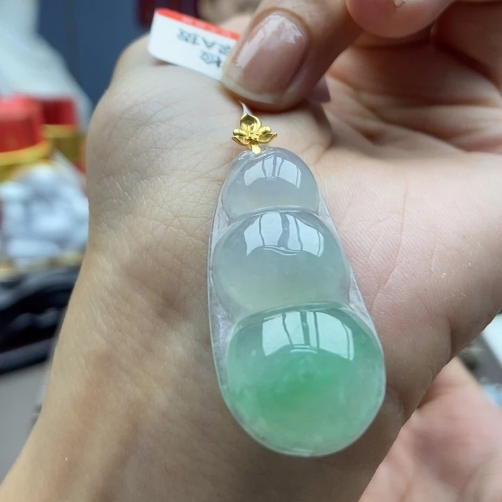 翡翠18K金镶嵌颈饰吊坠17
