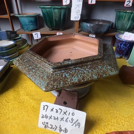 宜兴紫砂花盆一个