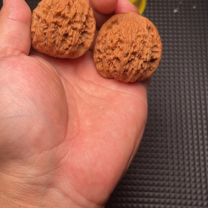 花***哥文玩核桃吊坠虎头