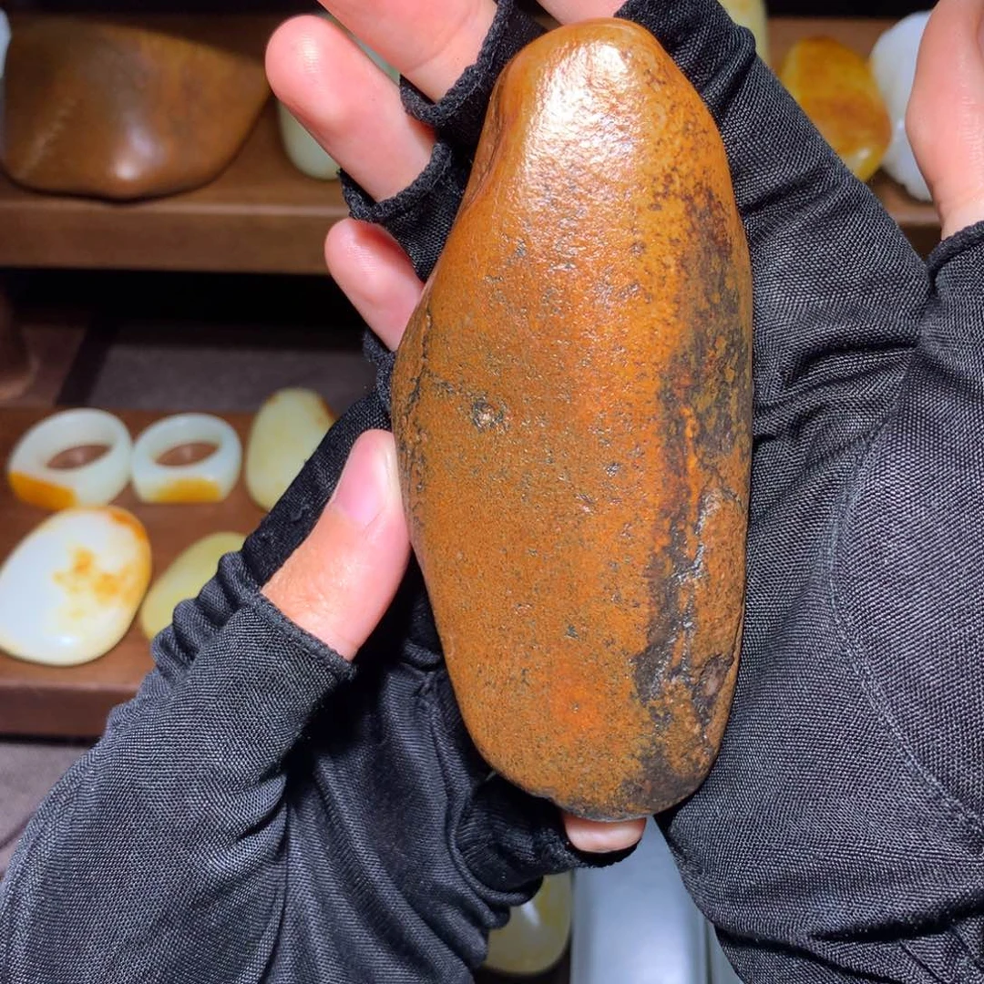 大***形颈饰未镶嵌和田玉