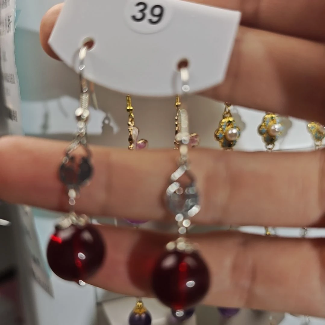 合金合金福禄款红色血珀圆珠耳饰