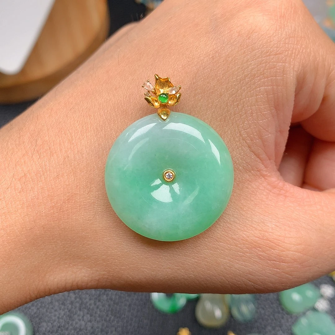 吊坠(赠链)18K金镶嵌翡翠