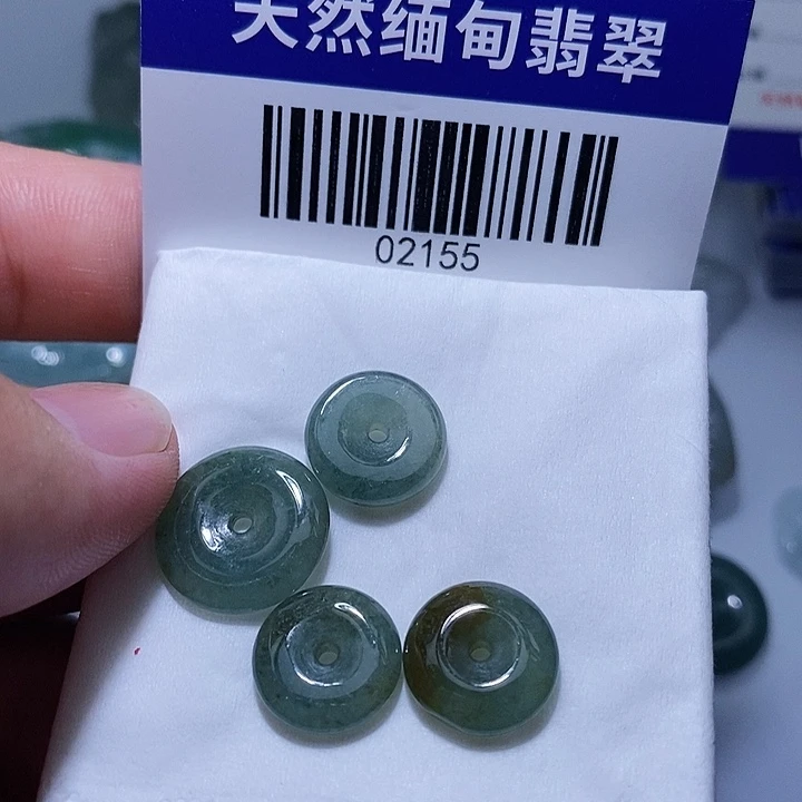 翡翠未镶嵌颈饰天光墟翡翠市场现金代购