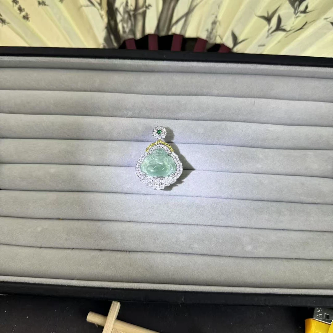天然高冰翡翠A货豪镶大佛公吊坠