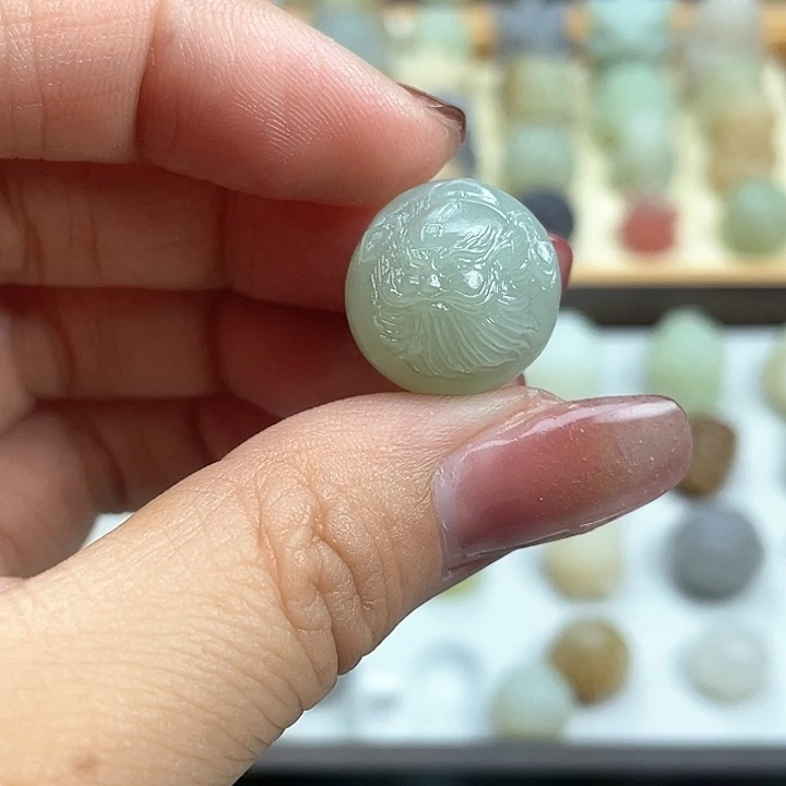 颈饰未镶嵌和田玉青白钟馗珠子定制