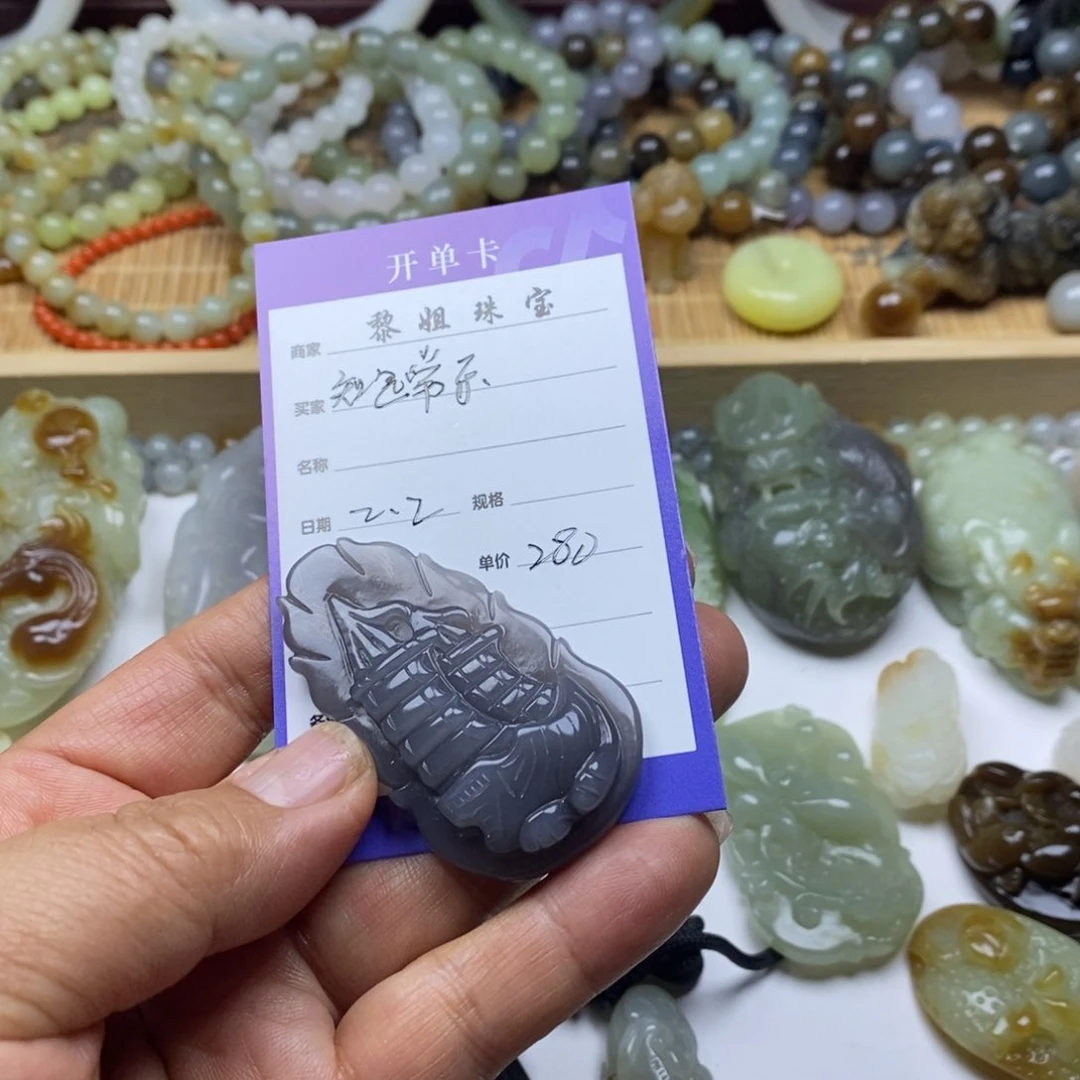 和田玉（糖玉）颈饰未镶嵌知***…