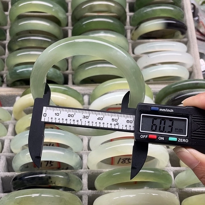 未镶嵌蛇纹石玉手镯161