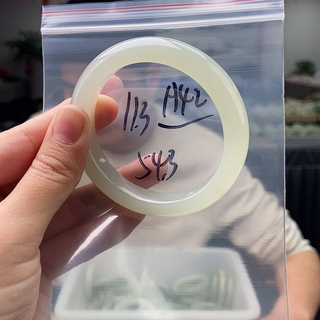 和田玉颜色多样性发拍一发一未镶嵌