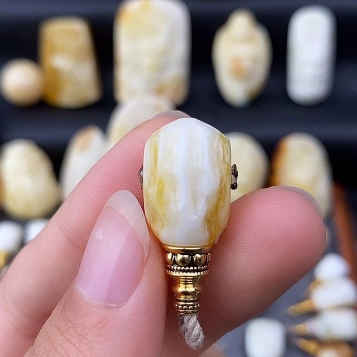 琥珀未镶嵌裸石12三通c177