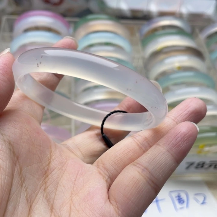 手镯玛瑙/玉髓未镶嵌56圈口