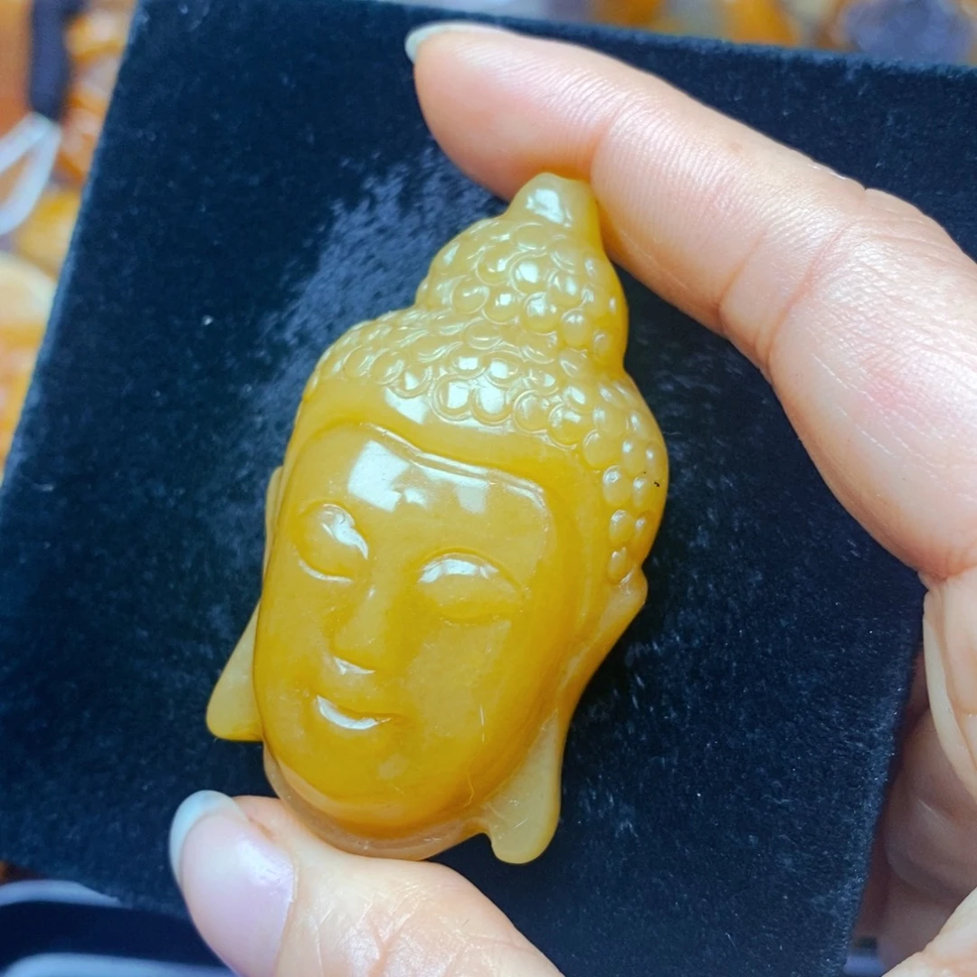 未镶嵌石英质玉（黄龙玉）颈饰