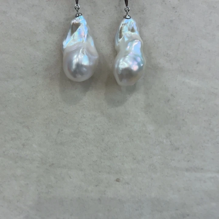 淡水珍珠银S925镶嵌耳饰