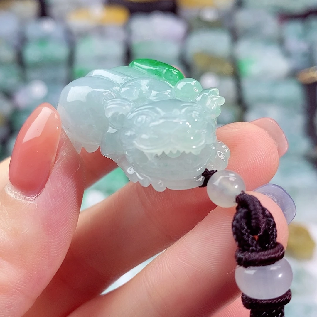 颈饰未镶嵌翡翠天然