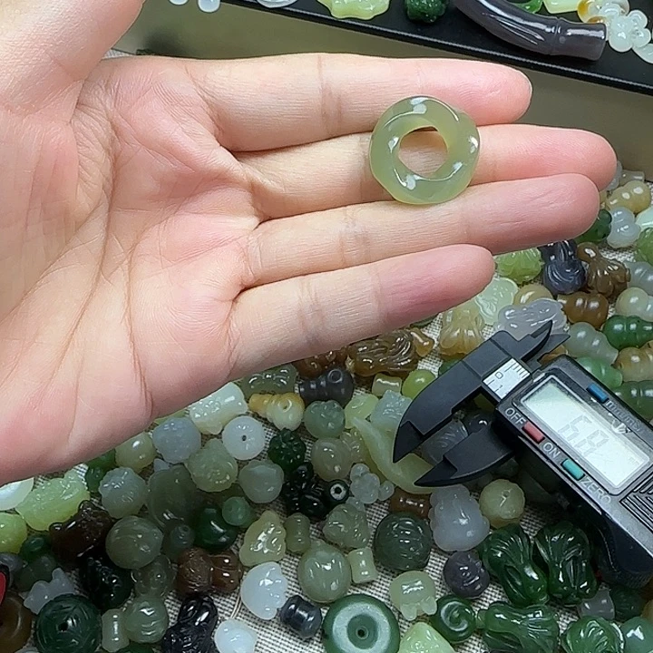 未镶嵌和田玉挂件