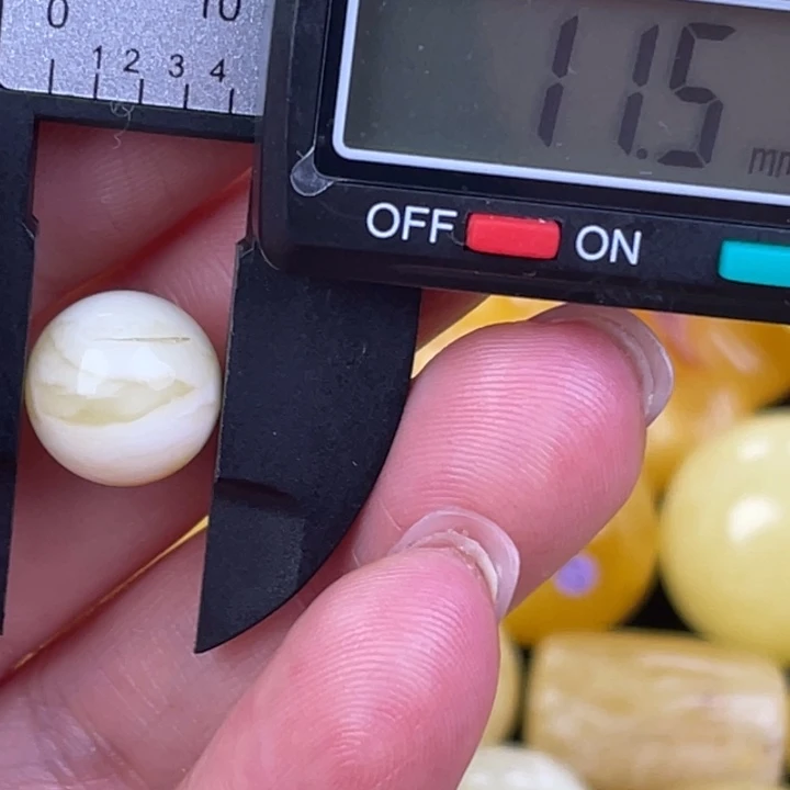 蜜蜡未镶嵌裸石169