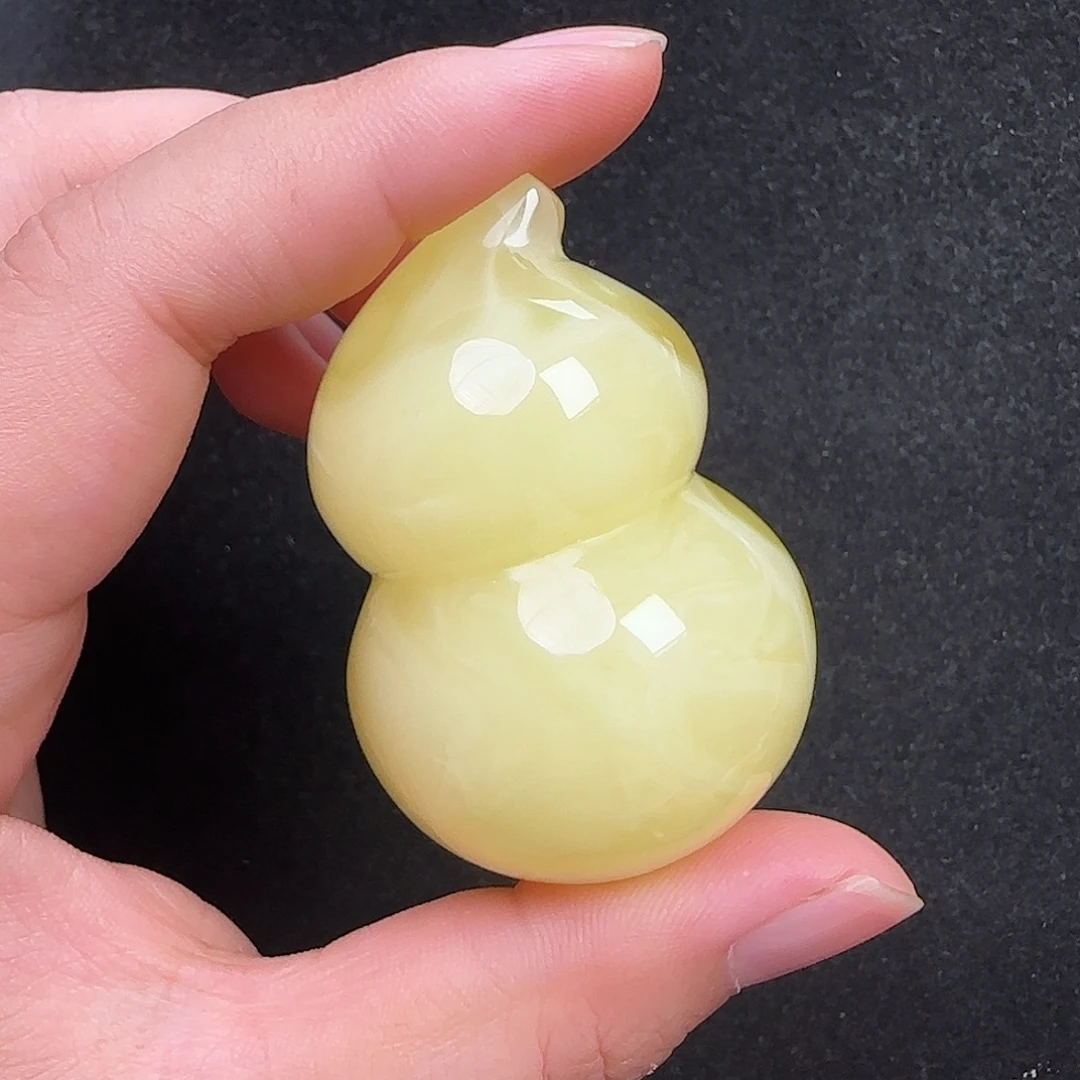 蜜蜡未镶嵌珠宝奇石