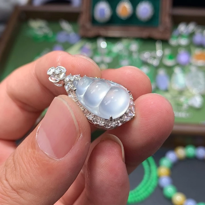 翡翠18K金镶嵌颈饰48小时鉴赏期退货不扣服务费