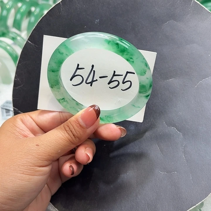 石英质玉（非洲翠）未镶嵌手镯