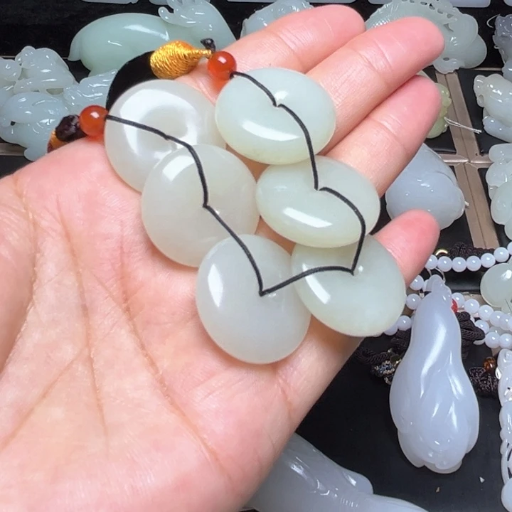 吊坠(不含链)未镶嵌和田玉观**涛