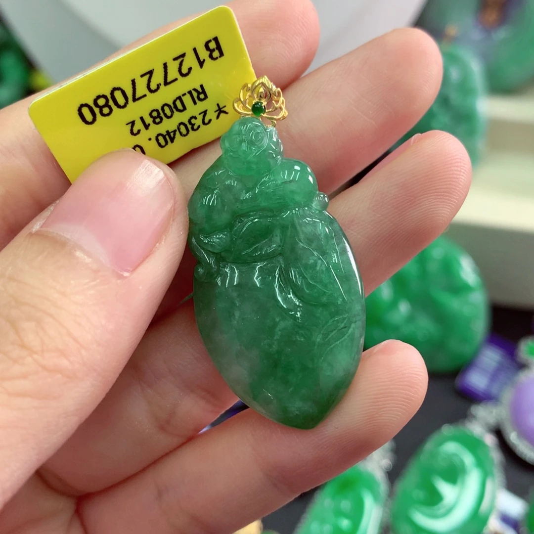 吊坠(不含链)未镶嵌翡翠