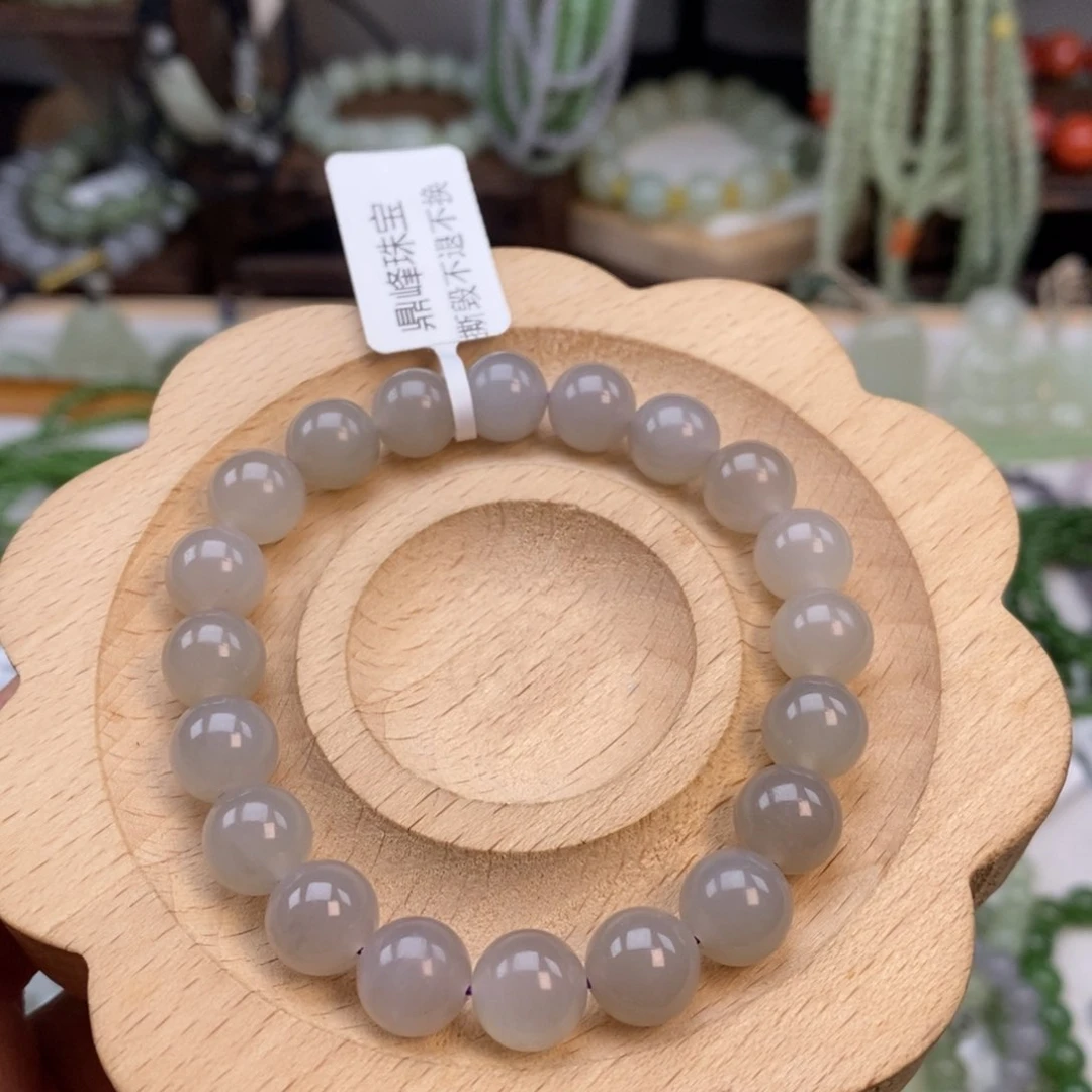 和田玉手链未镶嵌早****啦微瑕