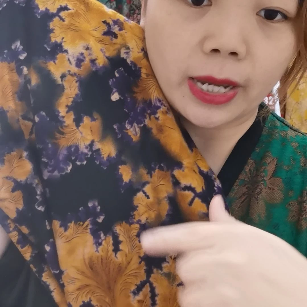 混纺黑底黄紫凤凰花2米