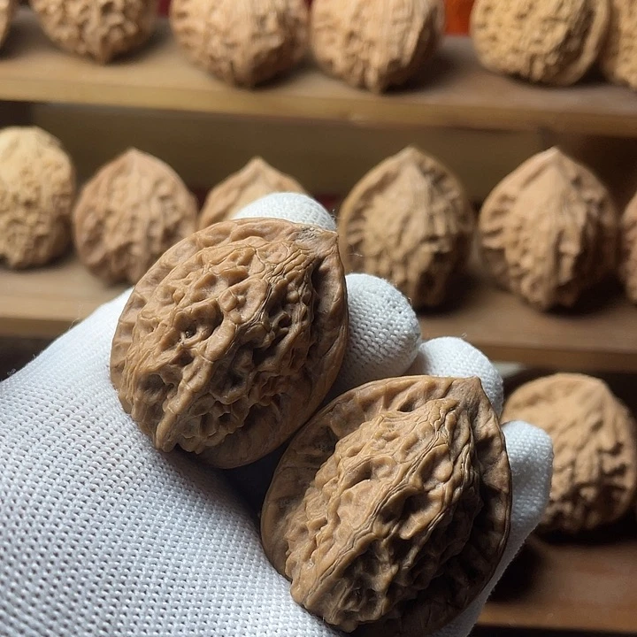 吊坠文玩核桃大红袍狮子头37