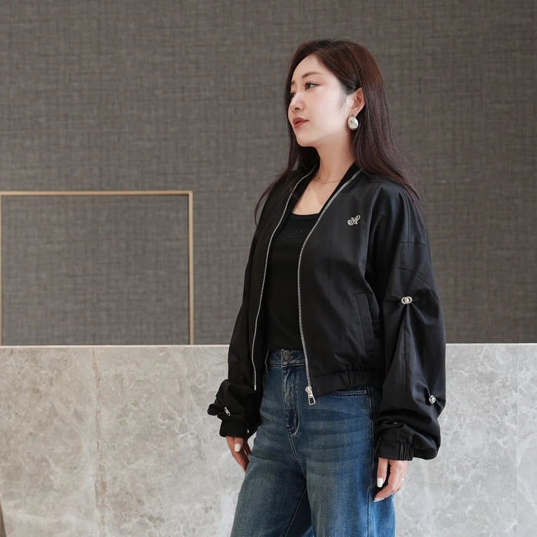 秋季百搭短款长袖女立领韩版气质短外套黑色透气