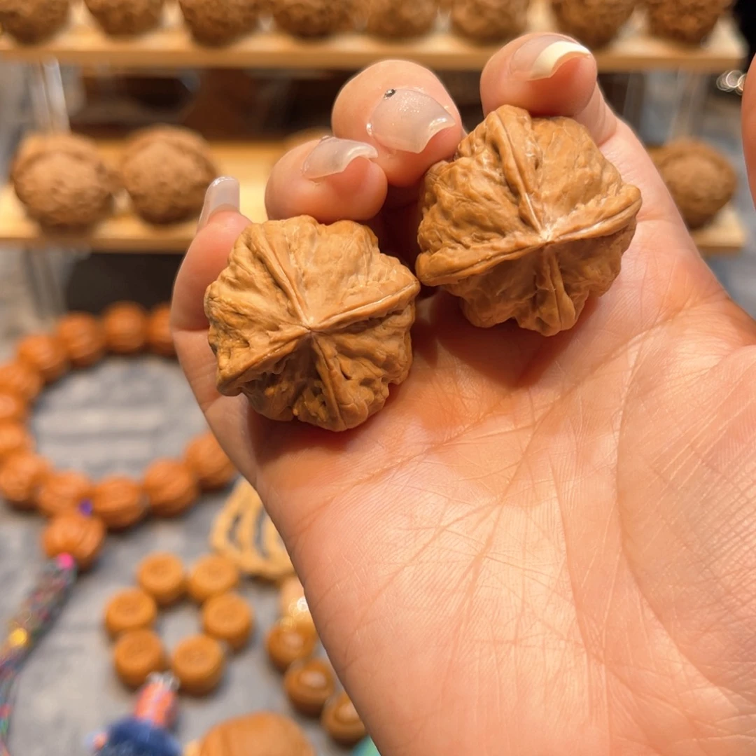 文玩核桃把件大****呀四棱