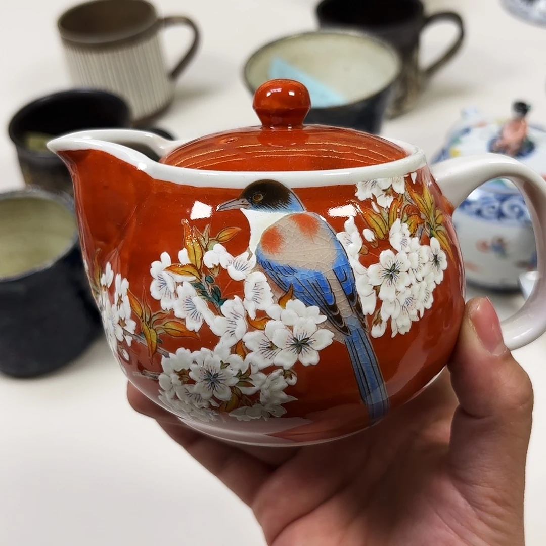 瓷   山樱鸟 朱地红壶