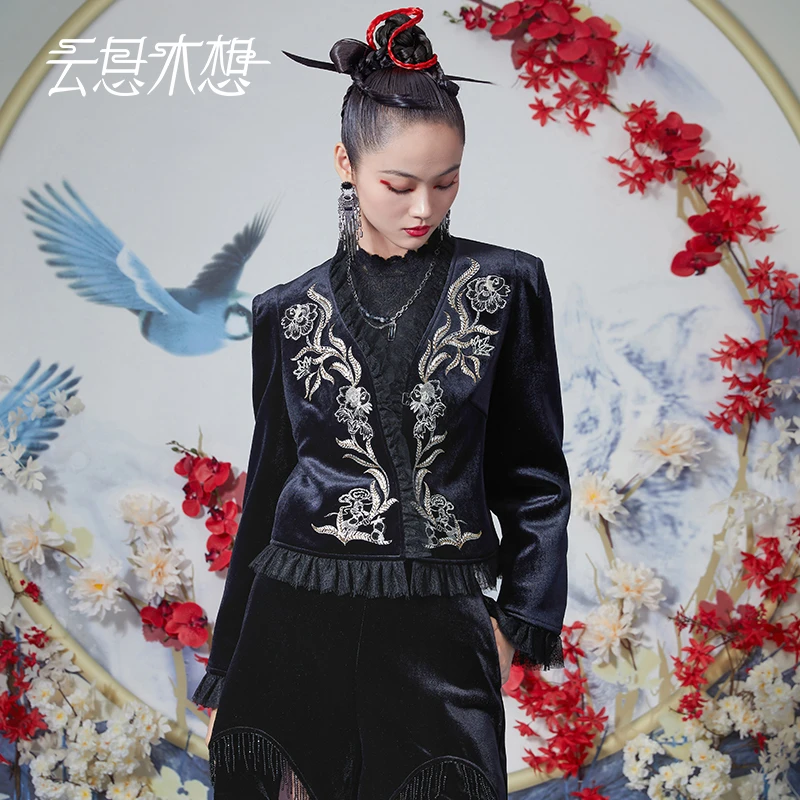 新中式2023秋季新款重工刺绣女士时尚短外套10854