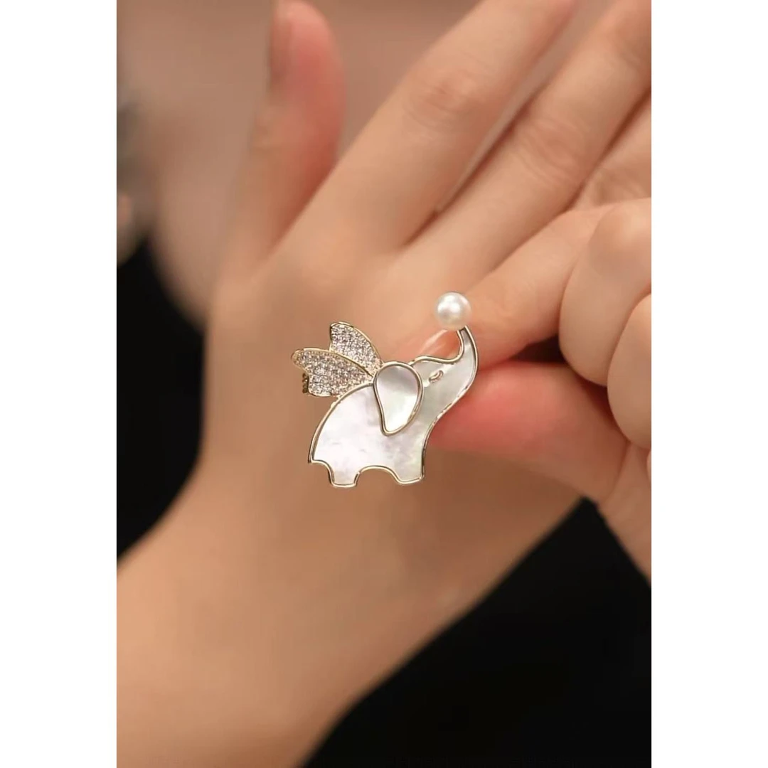 铜合金贝壳胸针 时尚气质百搭小飞象胸针5904