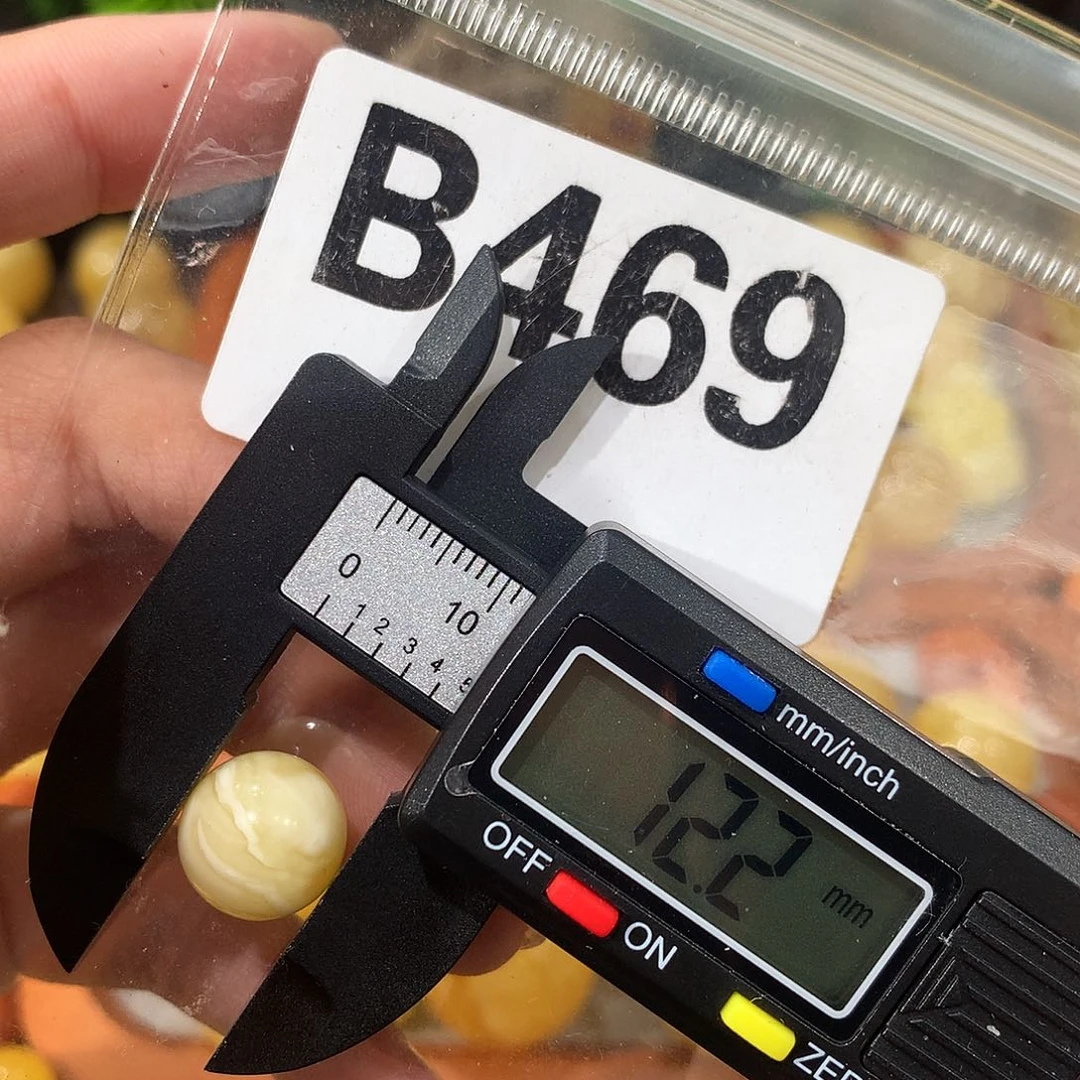 未镶嵌琥珀珠宝奇石