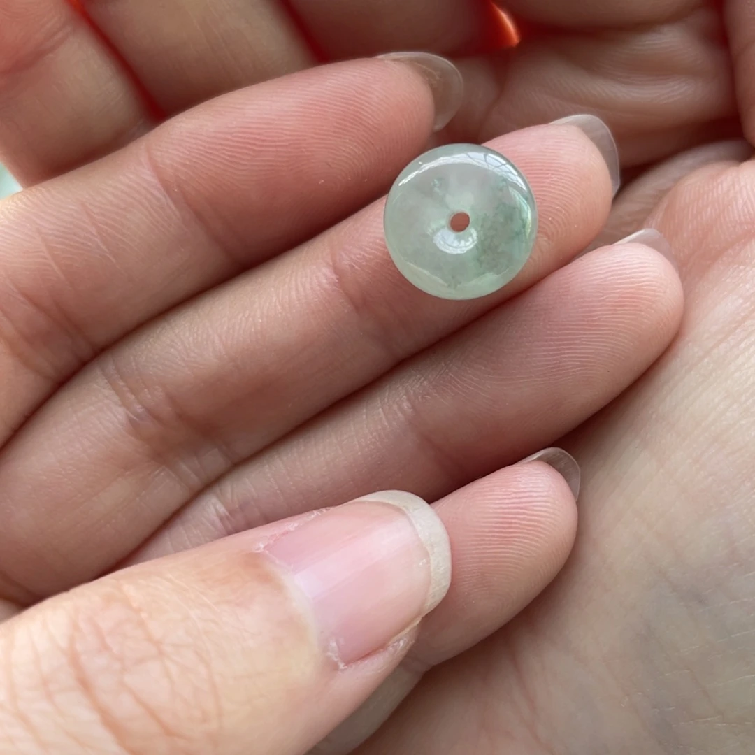 翡翠颈饰未镶嵌抓****a小扣子