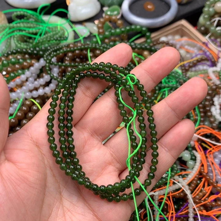 霞***M和田玉未镶嵌手链96